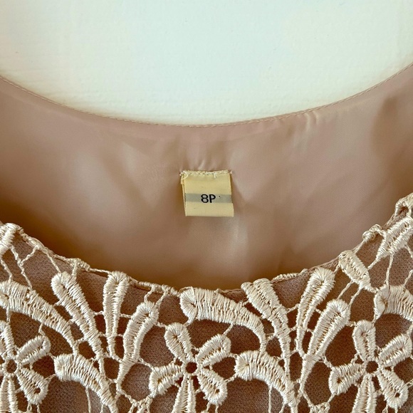 SOLD Embroidered Lace Overlay Chiffon Sleeveless Blouse Size 8P - Picture 5 of 11